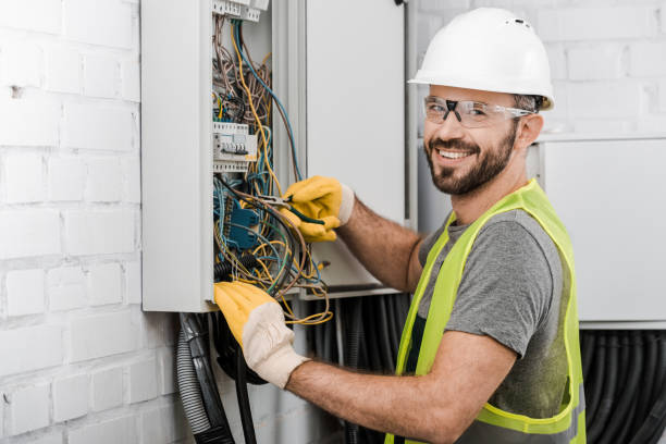 Best Affordable Emergency Electrician  in Howard, WI