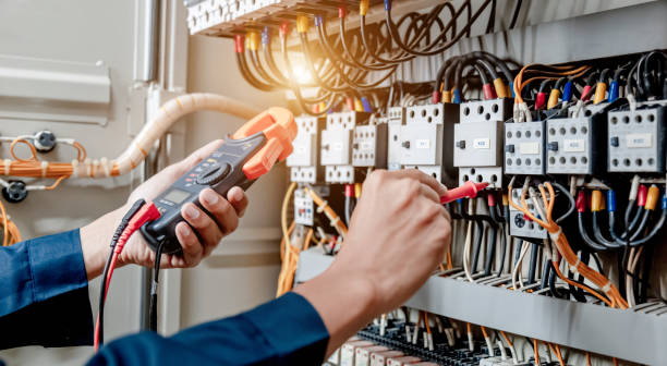 Best Emergency Electrical Repair  in Howard, WI