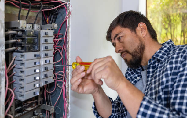 Best Circuit Breaker Repair  in Howard, WI